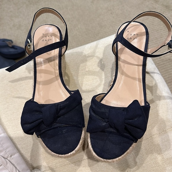 Navy Platform Sandals - Picture 5 of 5